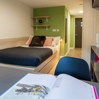 Silver En Suite River View - Image 1